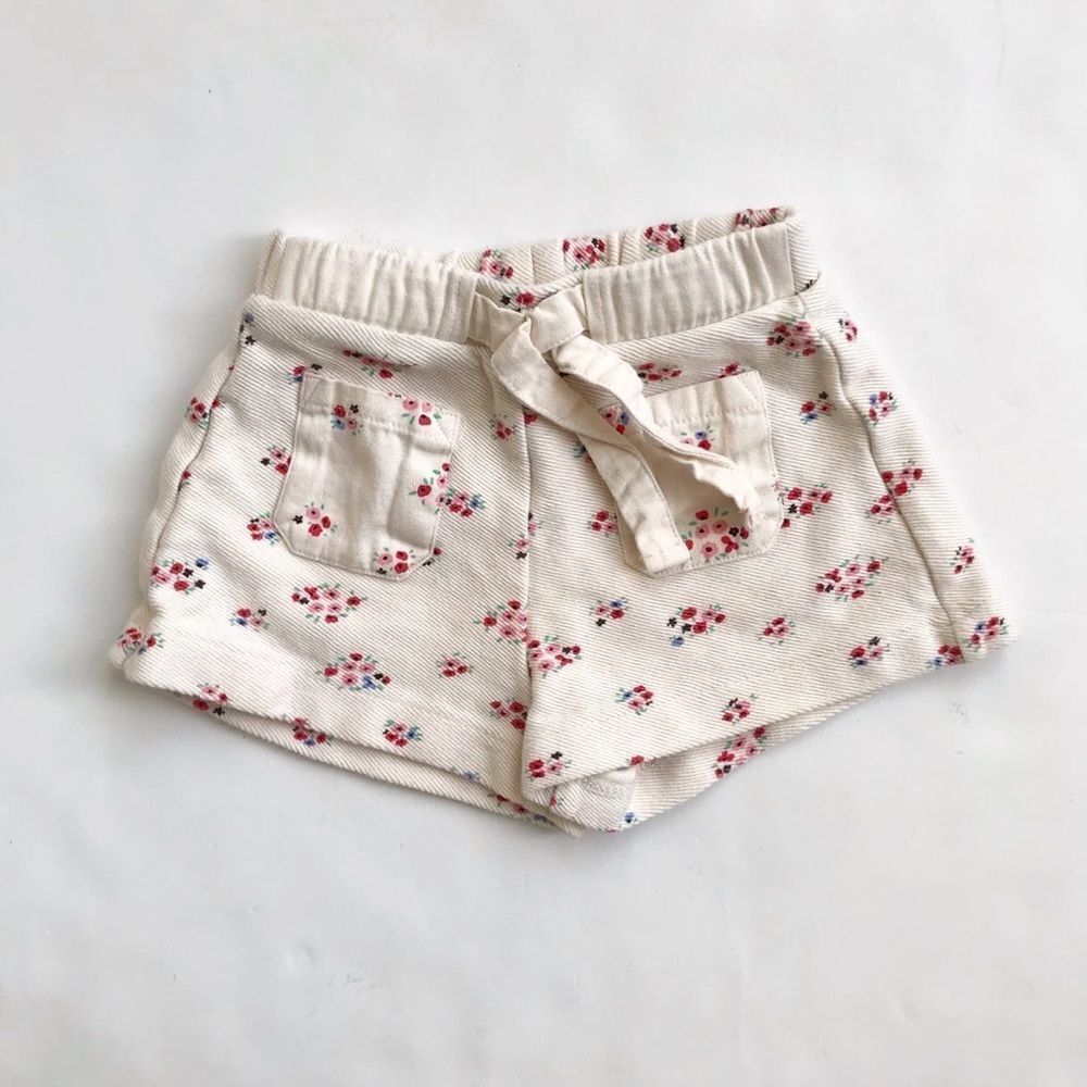 Zara floral print shorts VGUC- very light stain 9-12 months